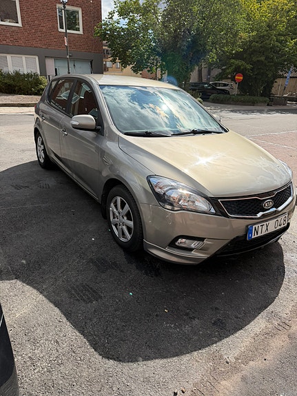 Kia Ceed 3 of 11