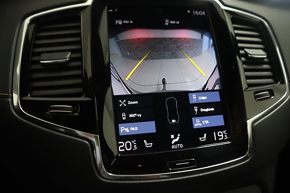 Volvo XC90 28 of 30