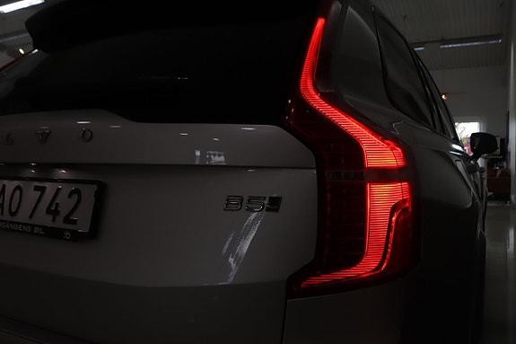 Volvo XC90 11 of 30