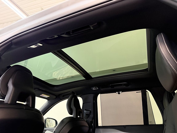 Volvo XC90 20 of 30
