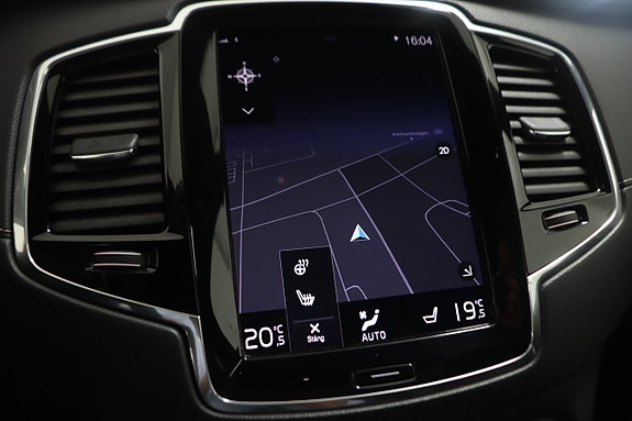 Volvo XC90 26 of 30