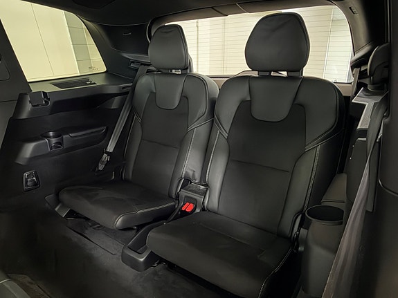 Volvo XC90 19 of 30