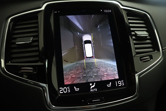 Volvo XC90 27 of 30
