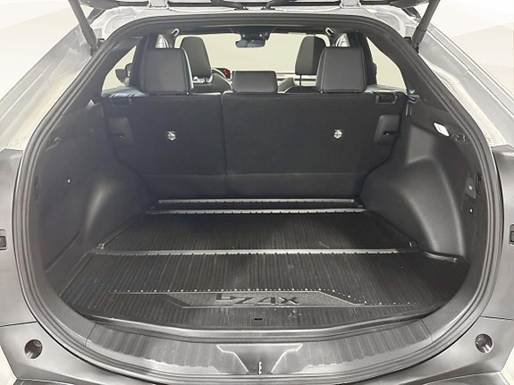 Toyota bZ4X 13 of 19