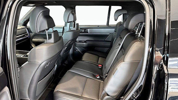Hyundai Santa Fe 9 of 15