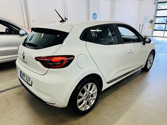 Renault Clio 15 of 25