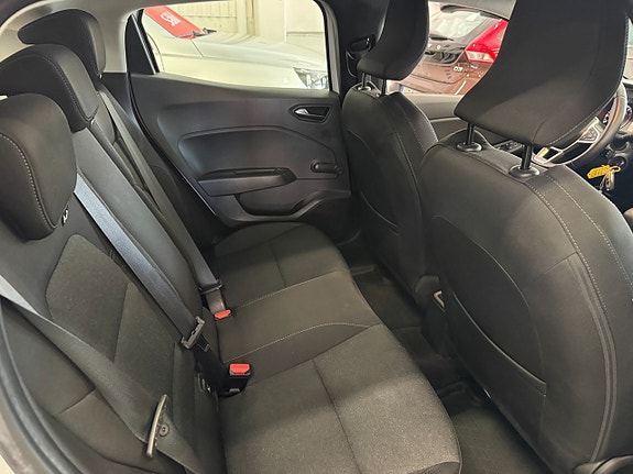 Renault Clio 18 of 25