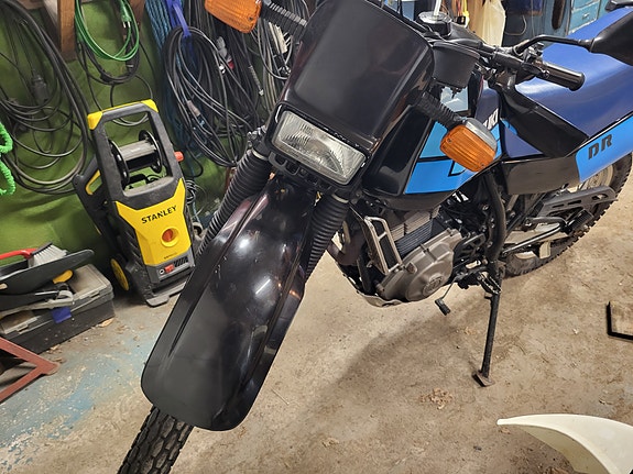 Suzuki DR 600 4 of 5