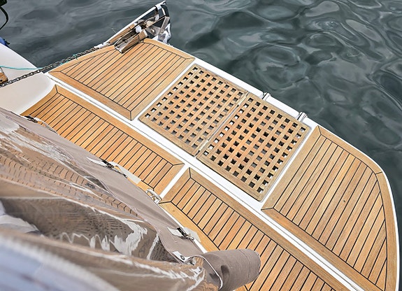 Jeanneau 805 Leader 2001 Volvo Penta V8-350 2023 3 of 12