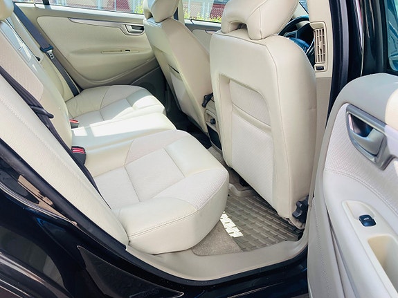 Volvo S60 8 of 9