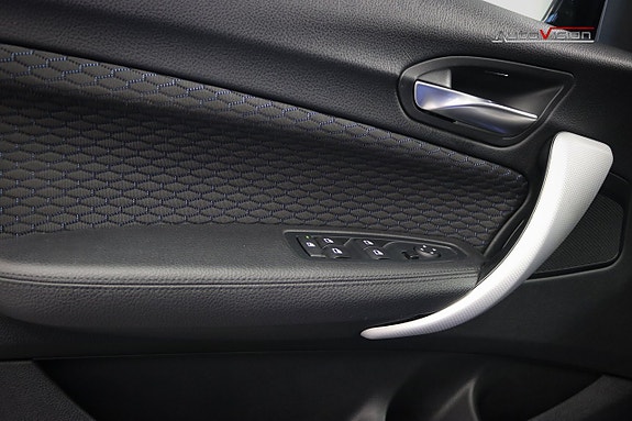 BMW 118d 15 of 30