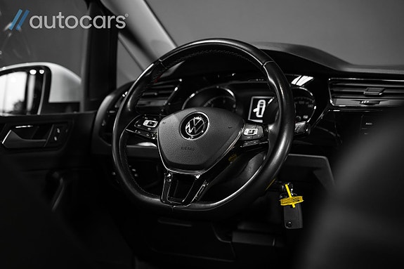 Volkswagen Touran 21 of 30