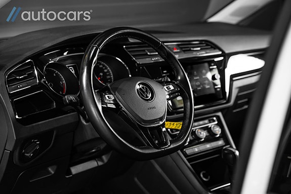 Volkswagen Touran 18 of 30