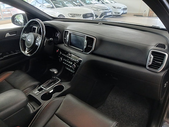 Kia Sportage 12 of 27