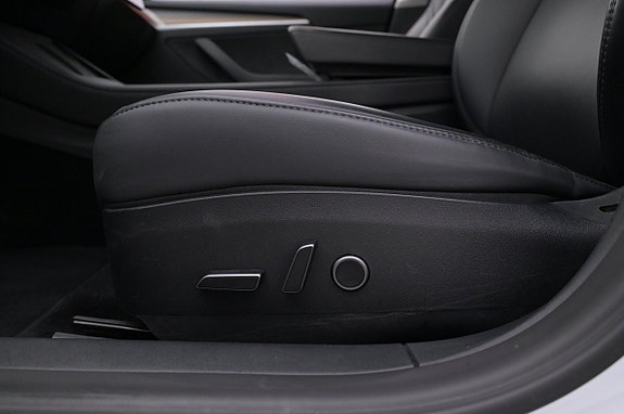 Tesla Model 3 9 of 27