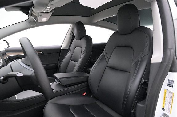 Tesla Model 3 7 of 27