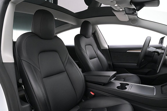 Tesla Model 3 10 of 27