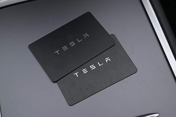 Tesla Model 3 22 of 27