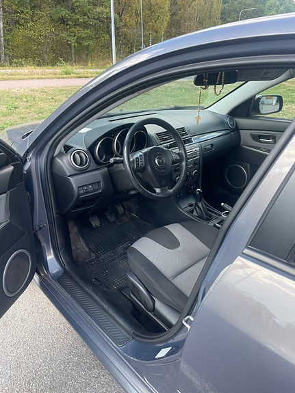 Mazda 3 5 of 6
