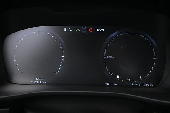 Volvo XC40 8 of 27