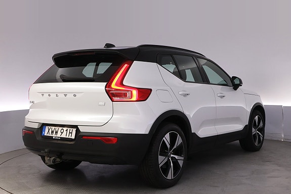 Volvo XC40 5 of 27