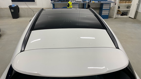 Mercedes-Benz GLC300 de 2 of 4