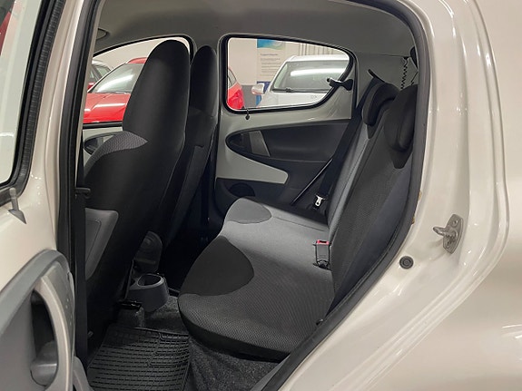 Toyota Aygo 9 of 21