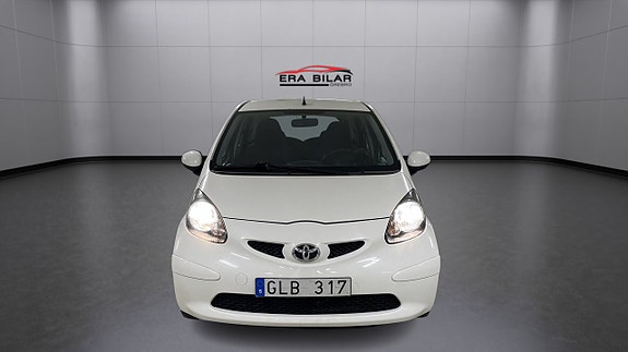 Toyota Aygo 2 of 21