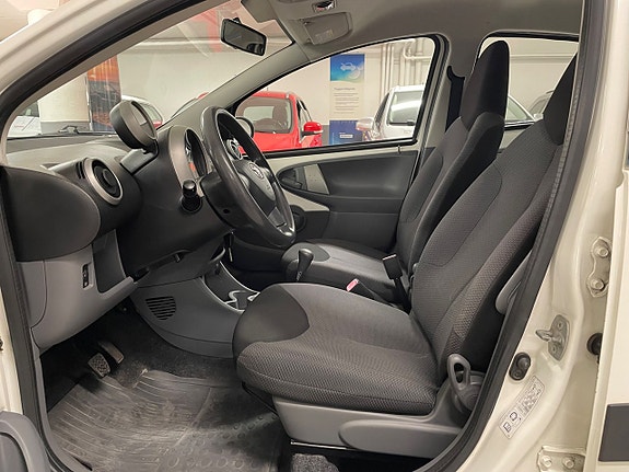 Toyota Aygo 8 of 21