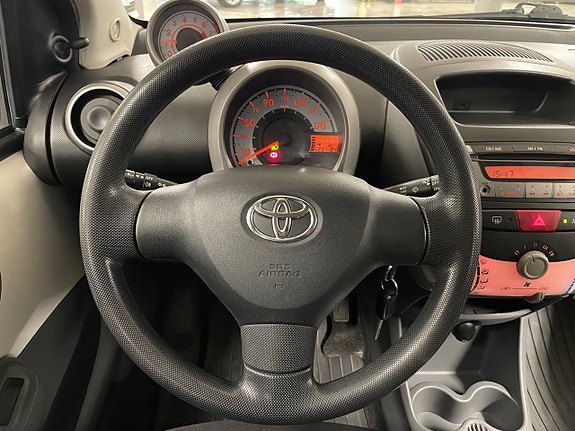 Toyota Aygo 14 of 21
