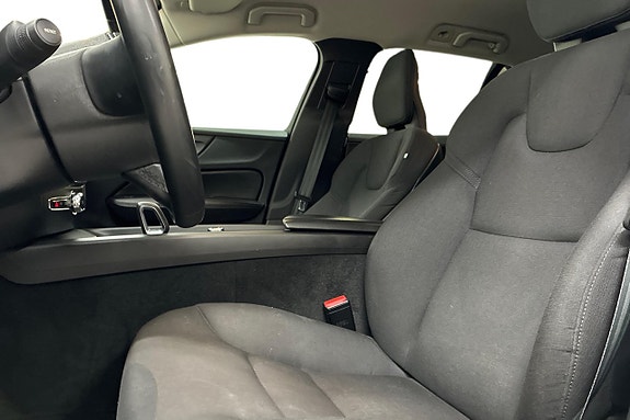Volvo V60 13 of 24