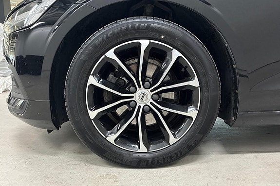 Volvo V60 11 of 24