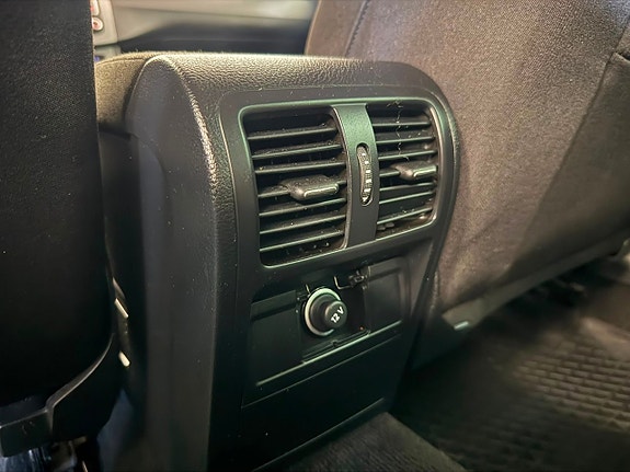 Volkswagen Passat 25 of 30