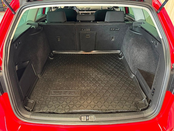 Volkswagen Passat 28 of 30