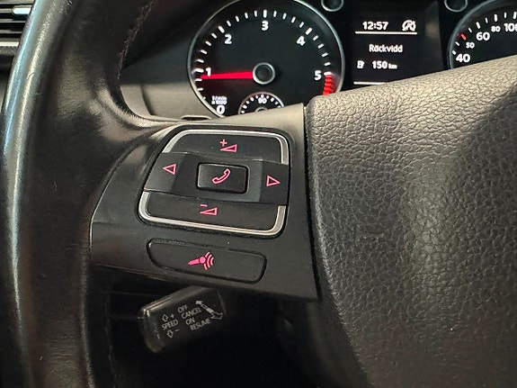 Volkswagen Passat 11 of 30