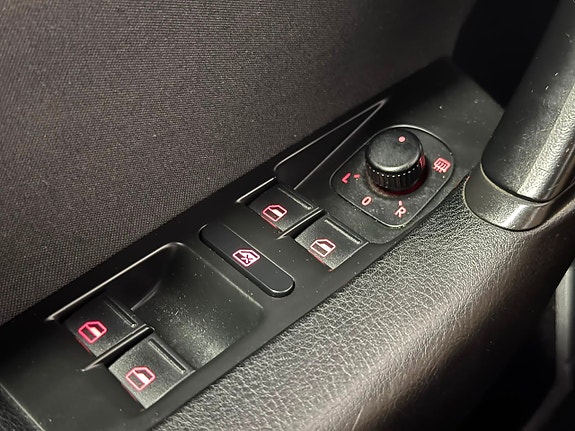 Volkswagen Passat 13 of 30