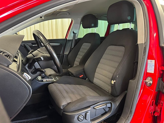 Volkswagen Passat 8 of 30