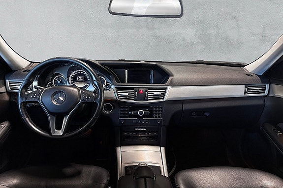 Mercedes-Benz E220 14 of 17
