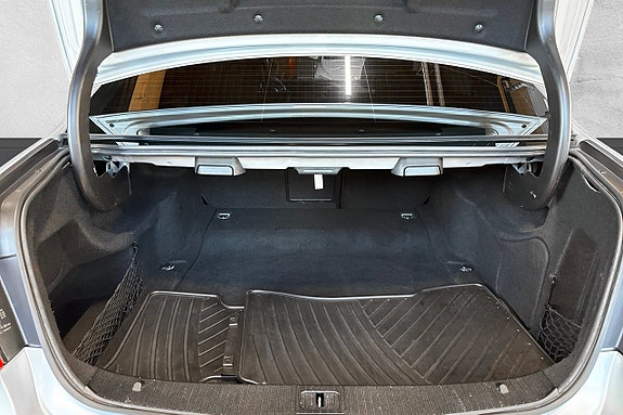 Mercedes-Benz E220 16 of 17