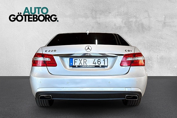 Mercedes-Benz E220 5 of 17
