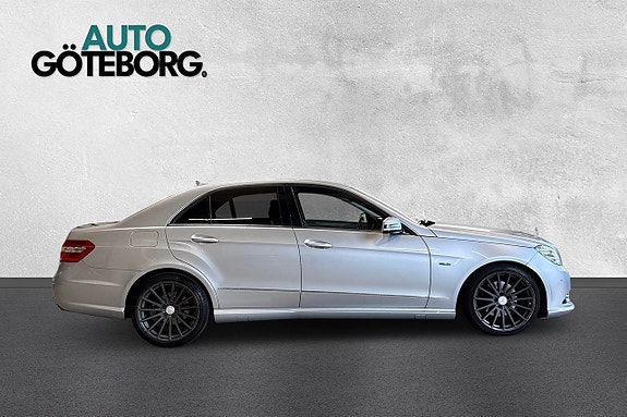 Mercedes-Benz E220 3 of 17