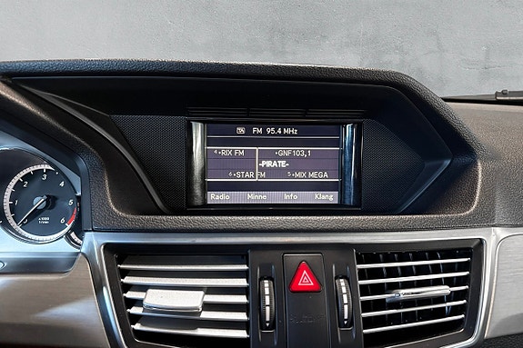 Mercedes-Benz E220 11 of 17