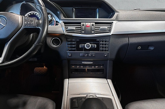 Mercedes-Benz E220 12 of 17