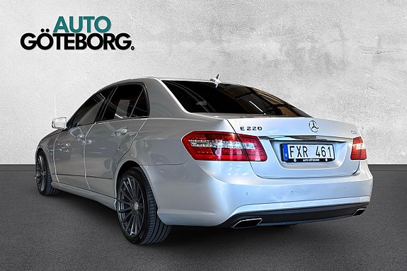 Mercedes-Benz E220 4 of 17