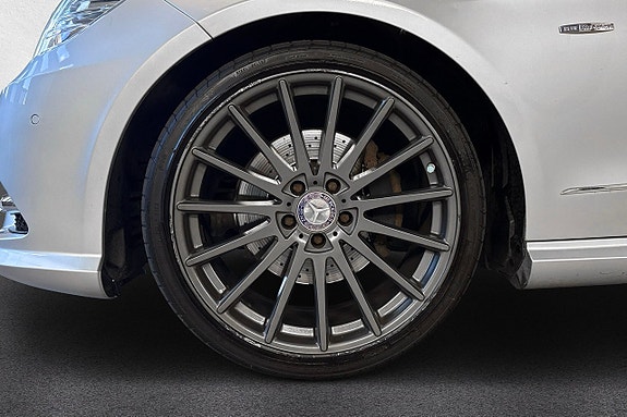 Mercedes-Benz E220 9 of 17