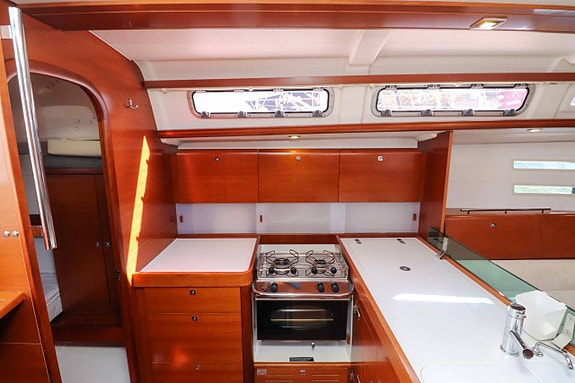 Dufour 40E Performance - 2010 8 of 12