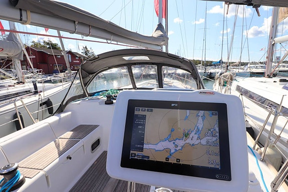 Dufour 40E Performance - 2010 3 of 12