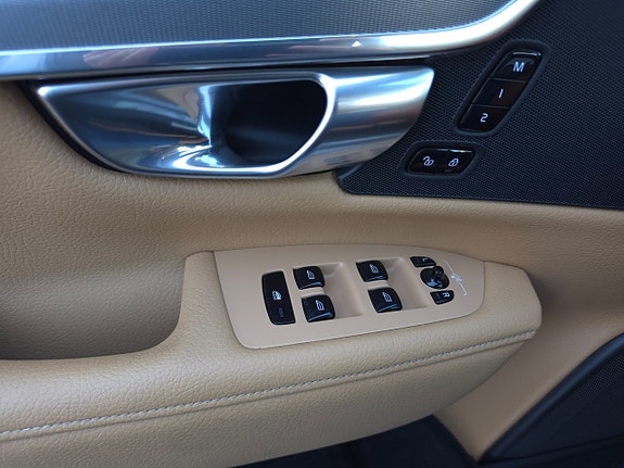 Volvo S90 14 of 15