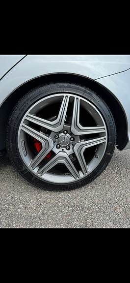 Mercedes-Benz ML63 9 of 9