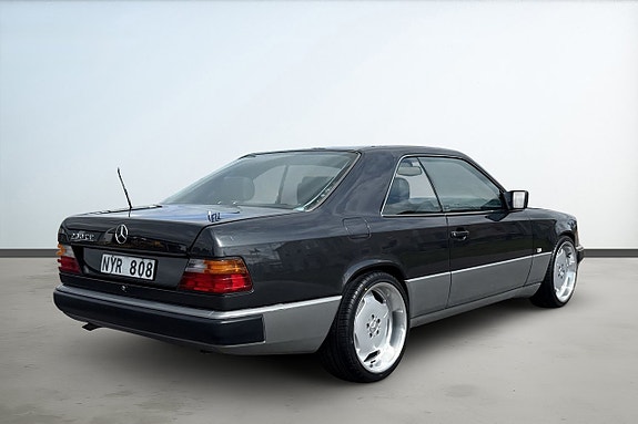 Mercedes-Benz 230 CE 5 of 28